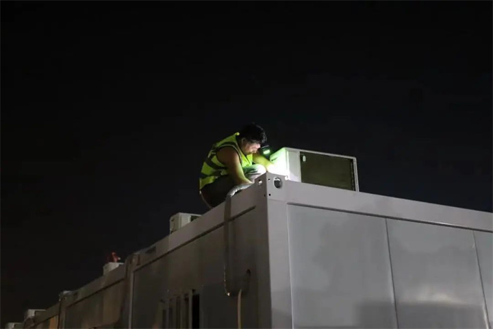 廣安疫情防控集中隔離場所前線觀察：請叫他們?nèi)A安“夜行者”！