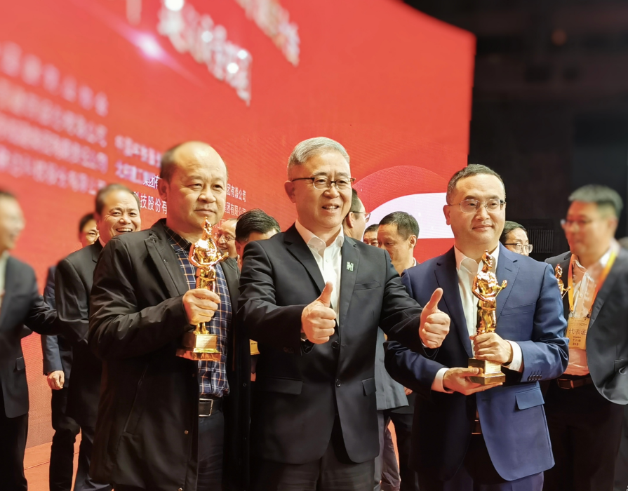 摘“星”載譽，再“鑄”“魯班”！中國建筑界的“奧斯卡” 捧杯！